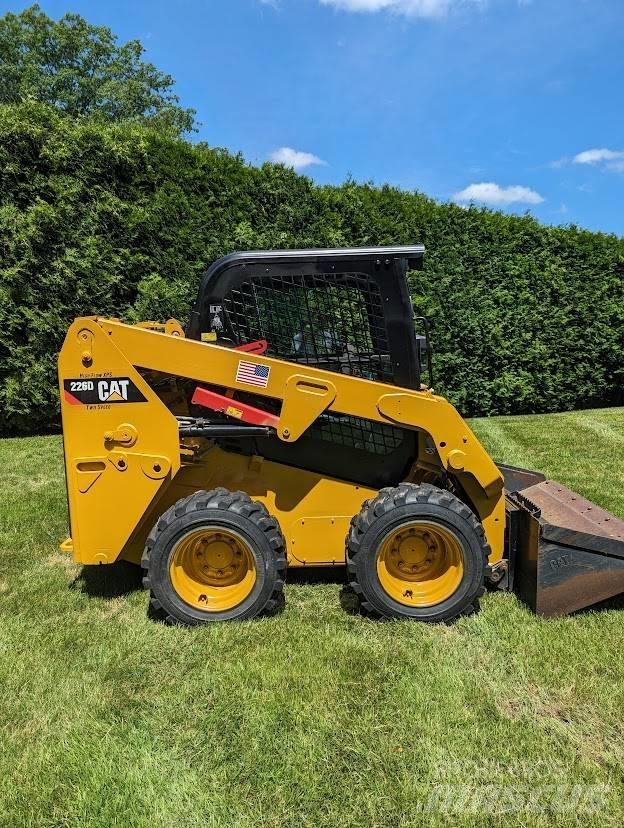 CAT 226 D Šmykom riadené nakladače