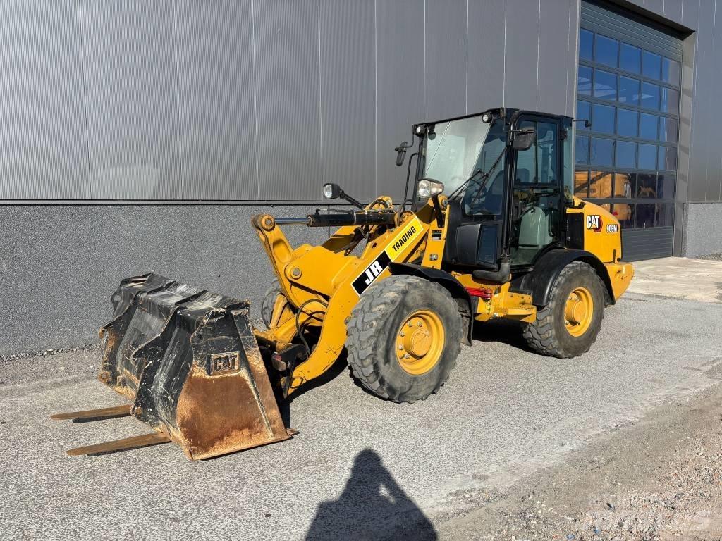 CAT 906 M Kolesové nakladače