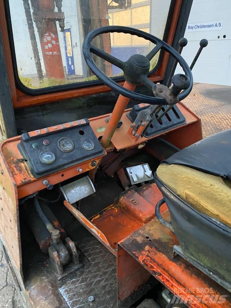 Jelau truck Iné
