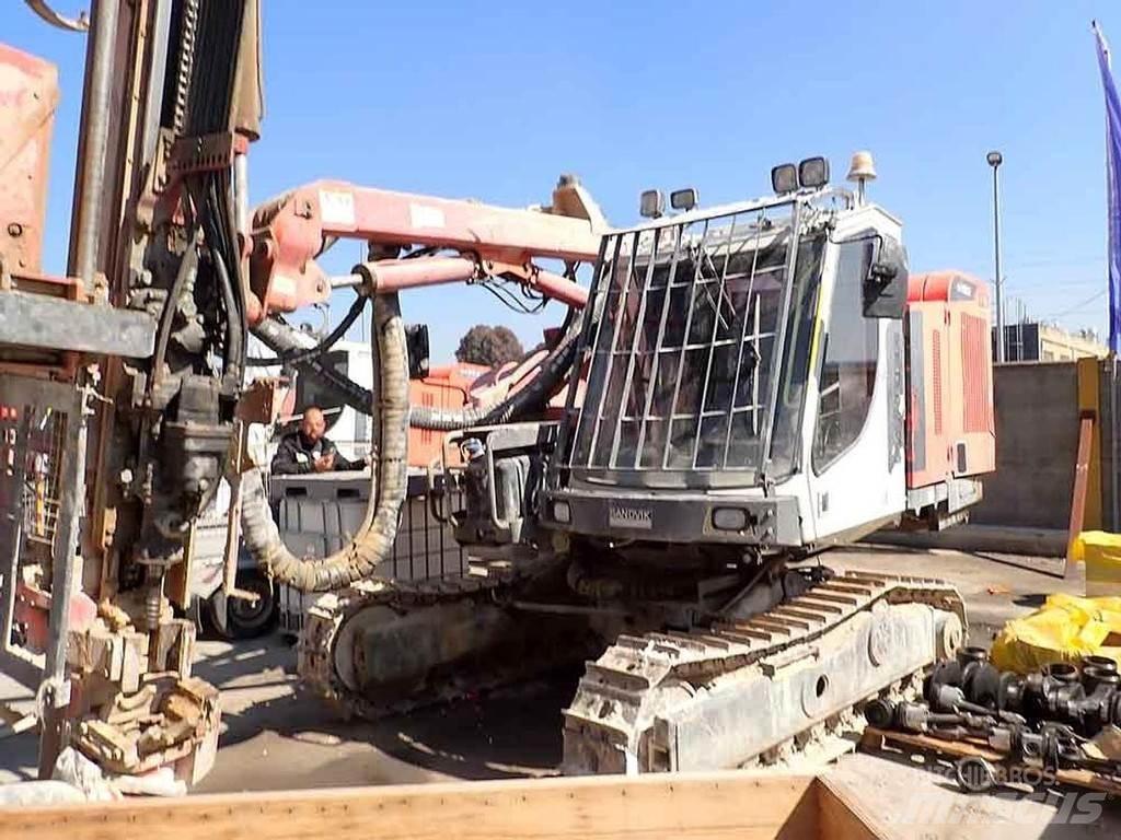 Sandvik DX800 Povrchové vrtné súpravy