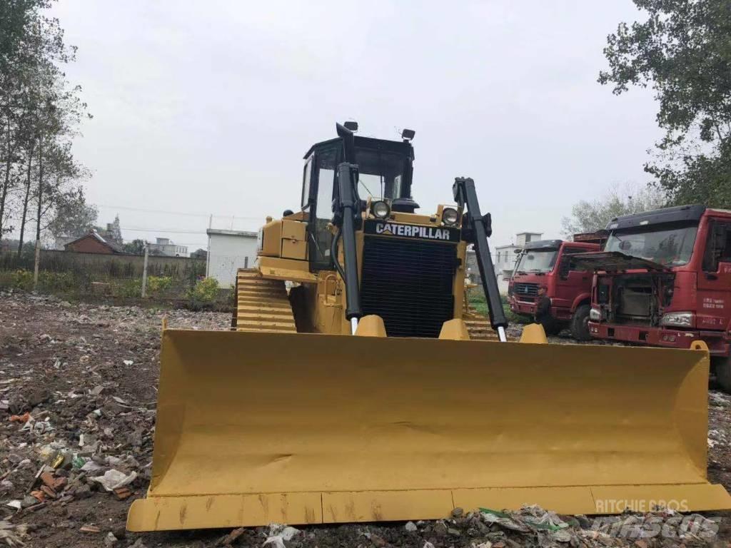 CAT D6H Pásové dozéry