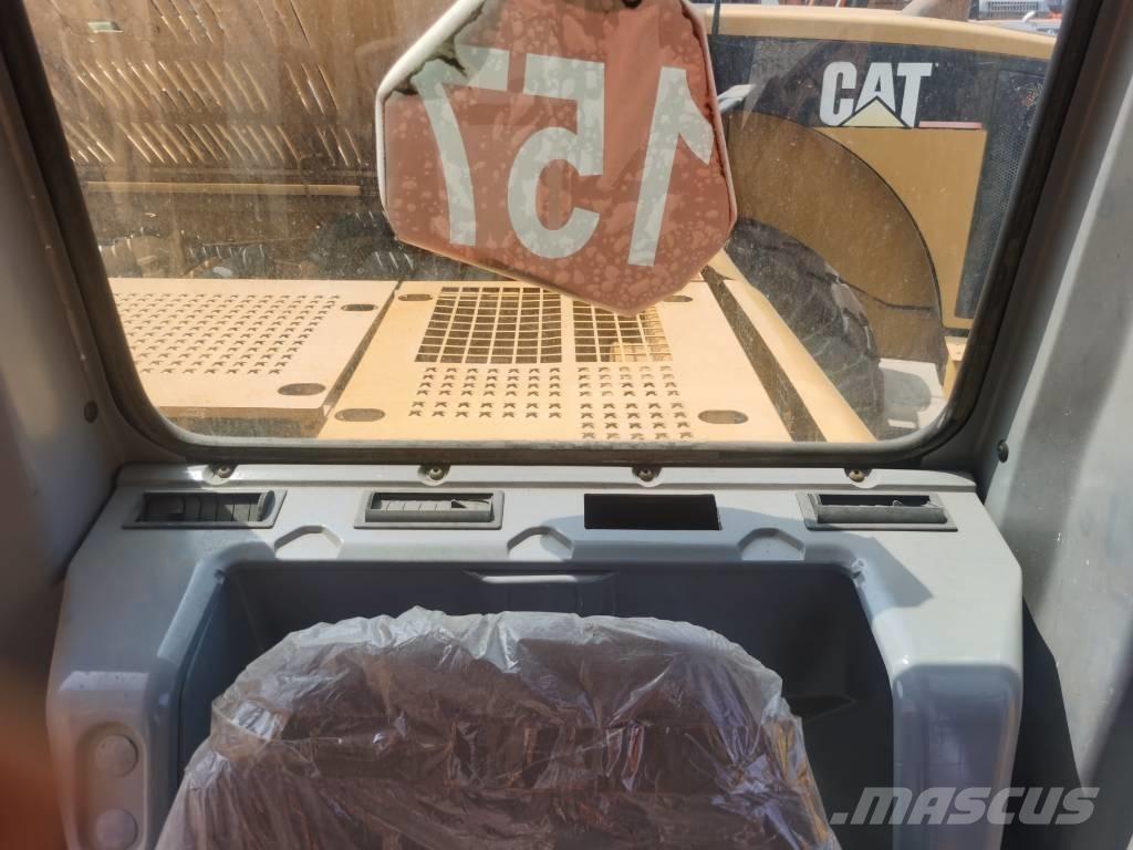 CAT 320 C L Pásové rýpadlá