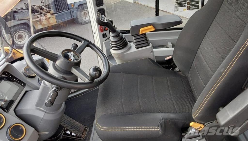 JCB 427 AGRI Kolesové nakladače