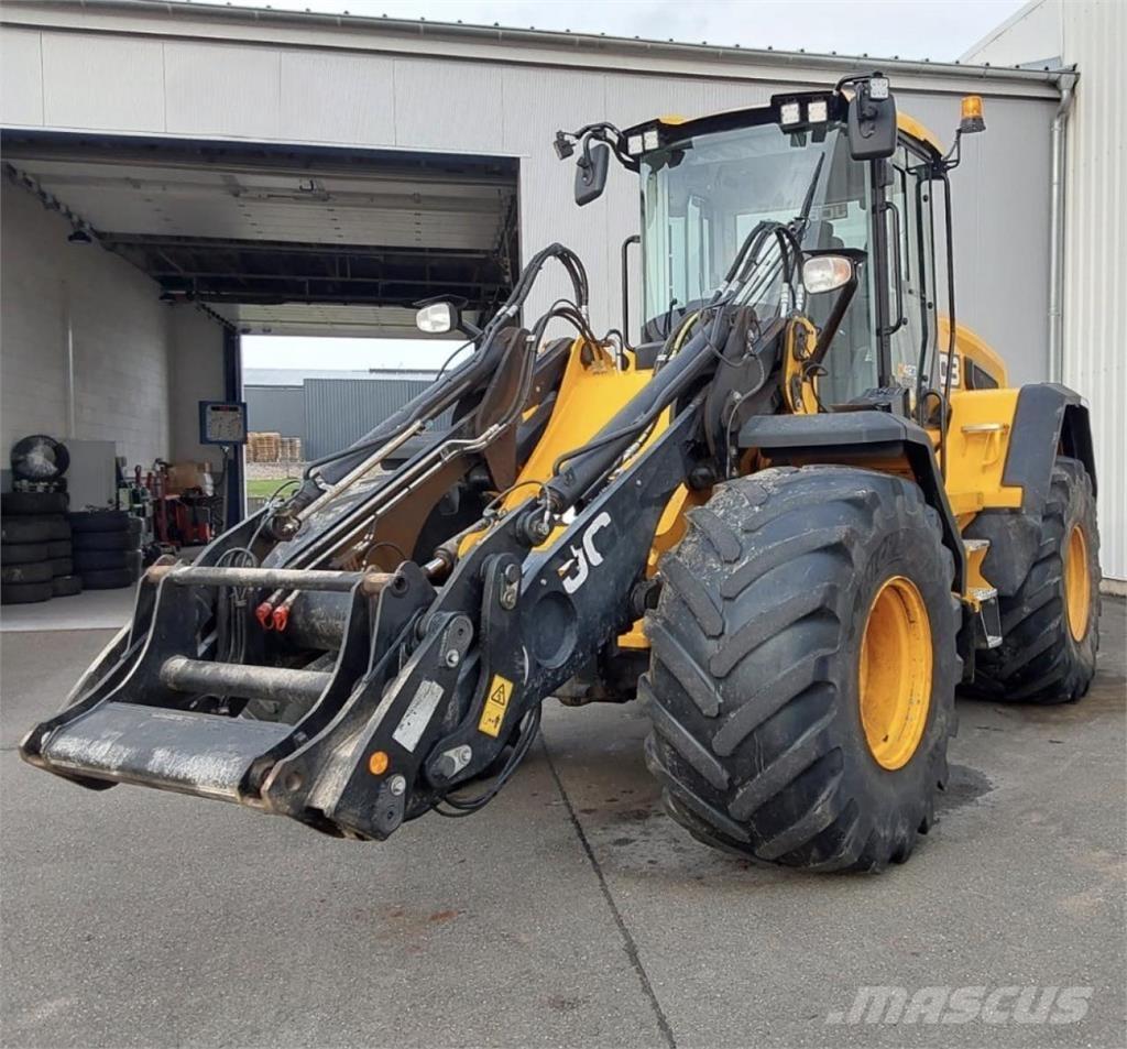JCB 427 AGRI Kolesové nakladače