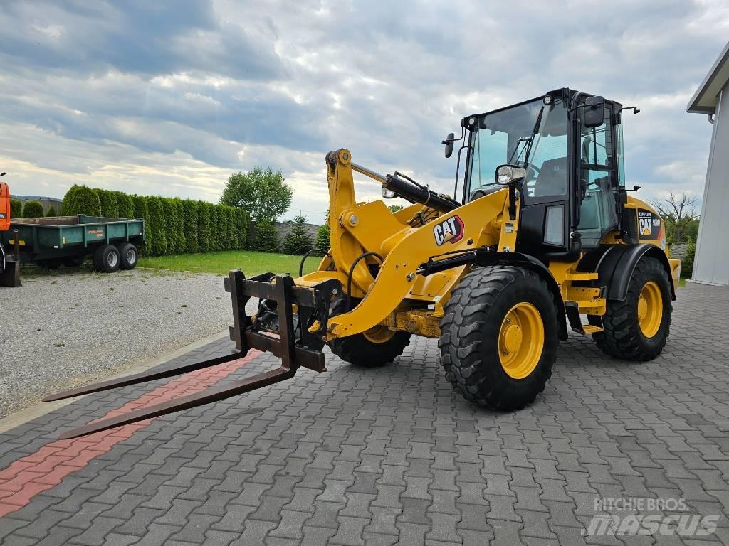 CAT 908 M Kolesové nakladače