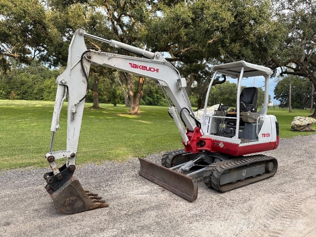 Takeuchi TB 135 Mini rýpadlá < 7t
