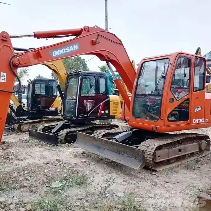 Doosan DH70-7 Pásové rýpadlá