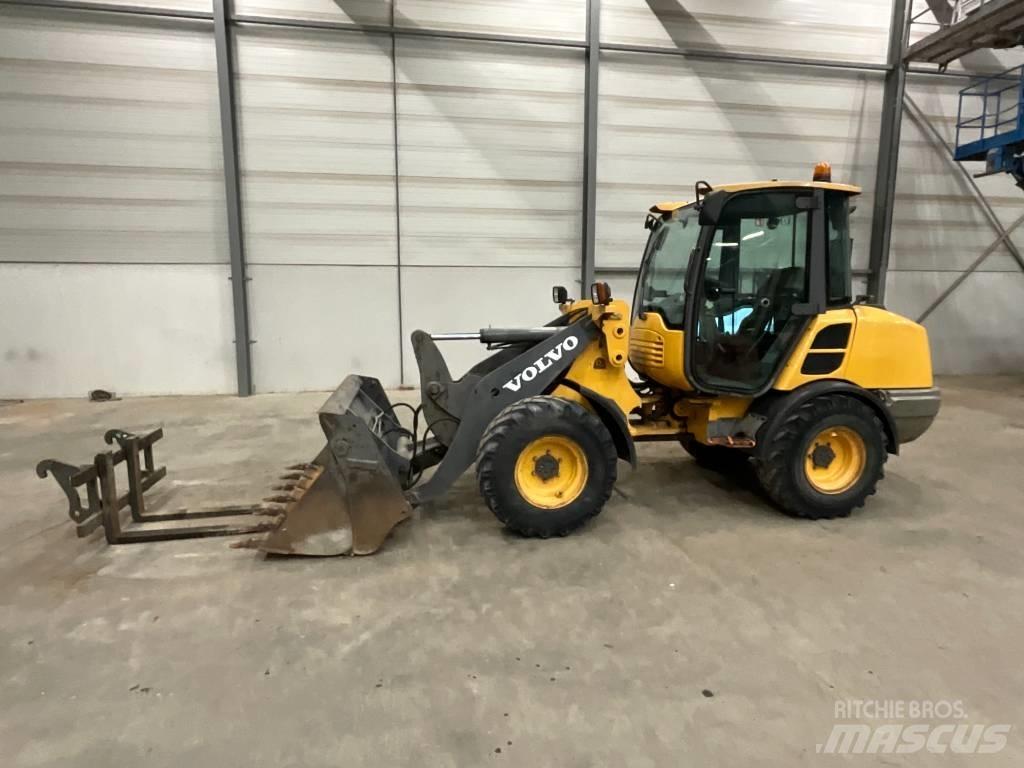 Volvo L 25 F Kolesové nakladače
