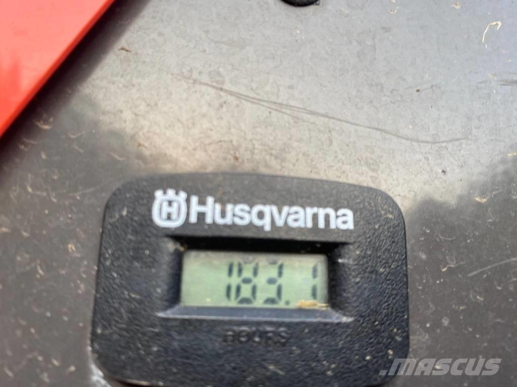 Husqvarna P 525 D Samochodné kosačky
