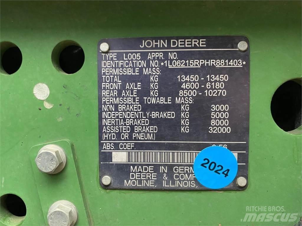 John Deere 6215R Traktory