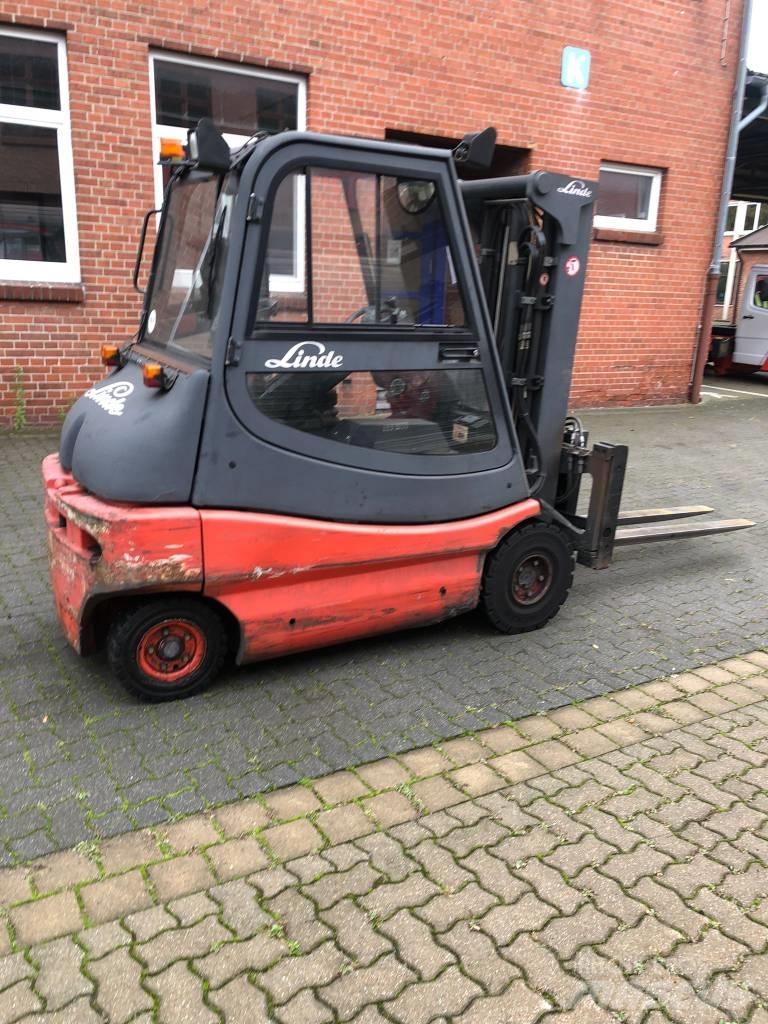 Linde E 30 Akumulátorové vozíky