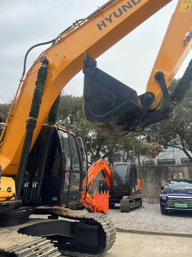 Hyundai R220-9S Kolesové rýpadlá