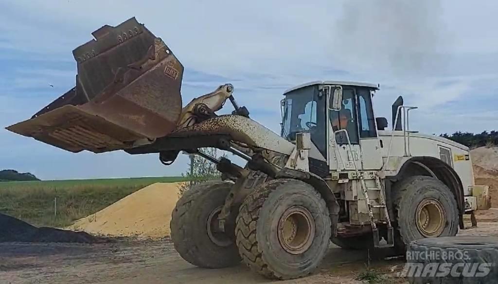 CAT 966 H Kolesové nakladače