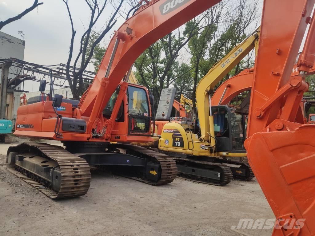 Doosan dx300 Pásové rýpadlá