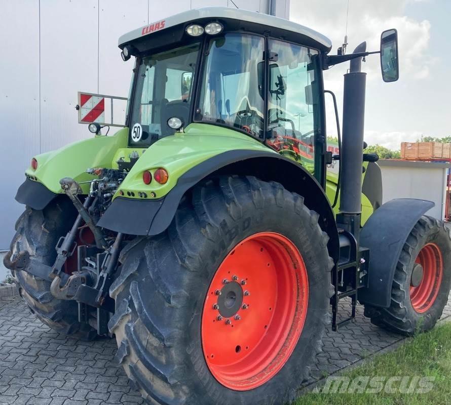 CLAAS AXION 840 Traktory