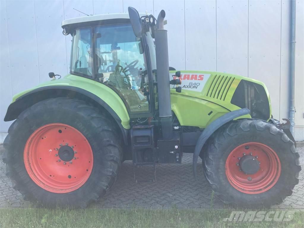 CLAAS AXION 840 Traktory