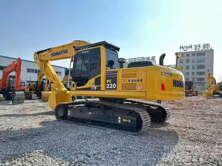 Komatsu PC 220 Pásové rýpadlá