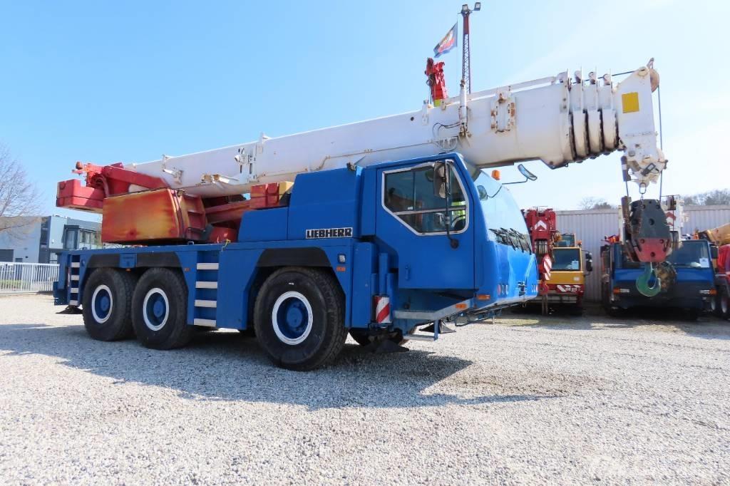 Liebherr LTM 1055-1 Univerzálne terénne žeriavy