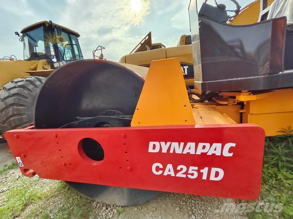 Dynapac CA 251 D Ťahačové valce