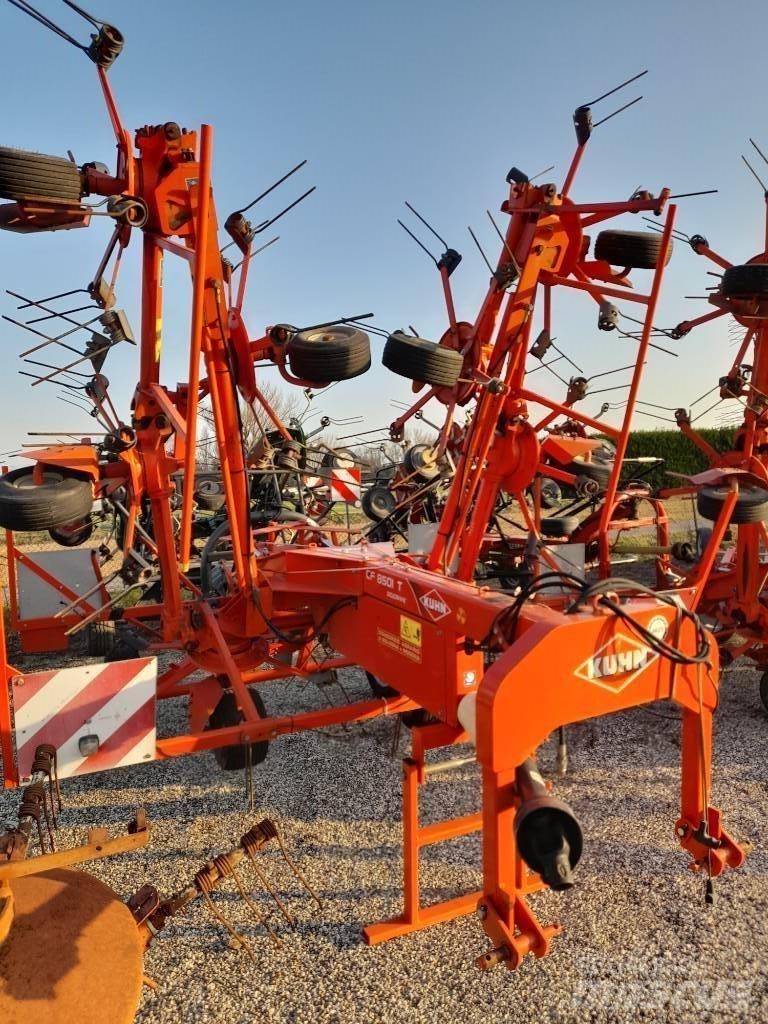 Kuhn GF 8501 T Obracače a zhrabovače sena