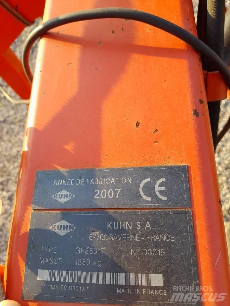 Kuhn GF 8501 T Obracače a zhrabovače sena