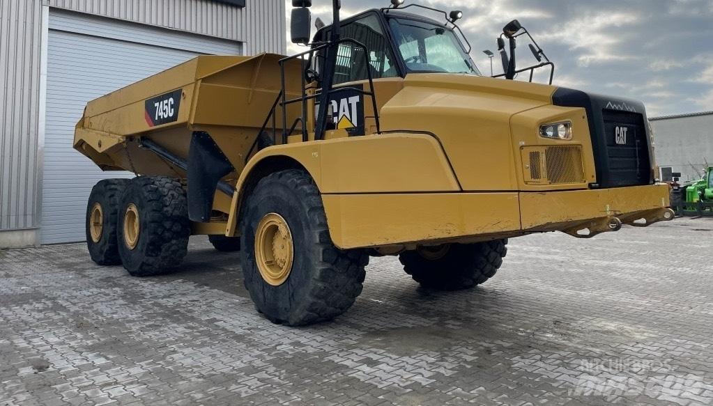 CAT 745 C Kĺbové nákladné autá