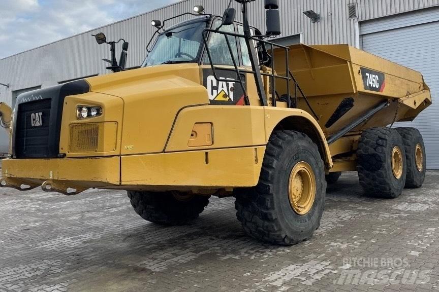 CAT 745 C Kĺbové nákladné autá