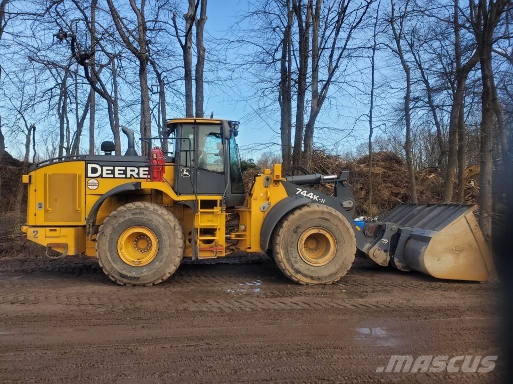John Deere 744 K Kolesové nakladače