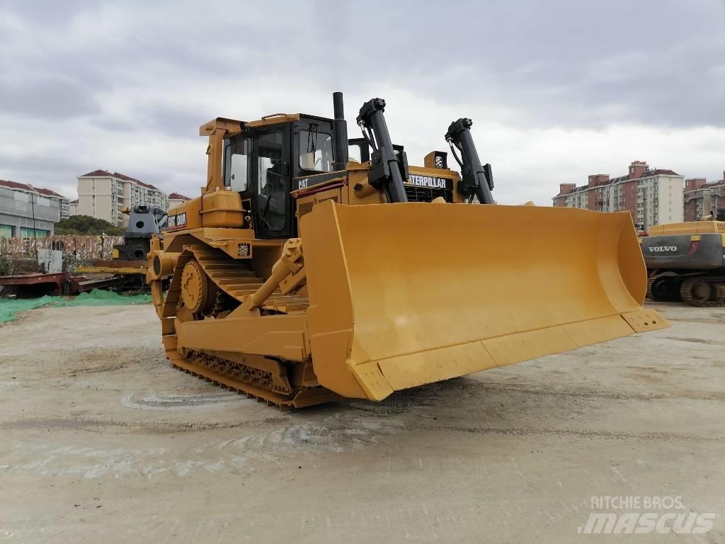 CAT D 8 R Pásové dozéry