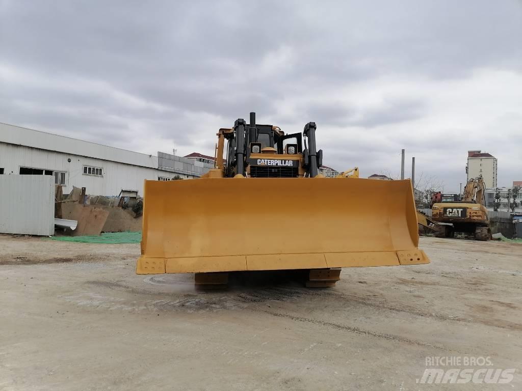 CAT D 8 R Pásové dozéry
