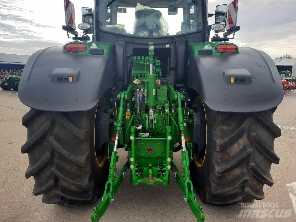 John Deere 6R230 Traktory