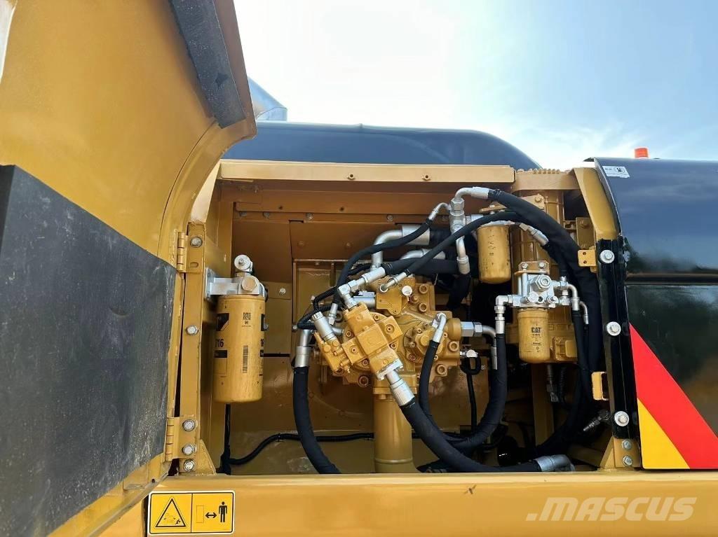 CAT 330D Pásové rýpadlá