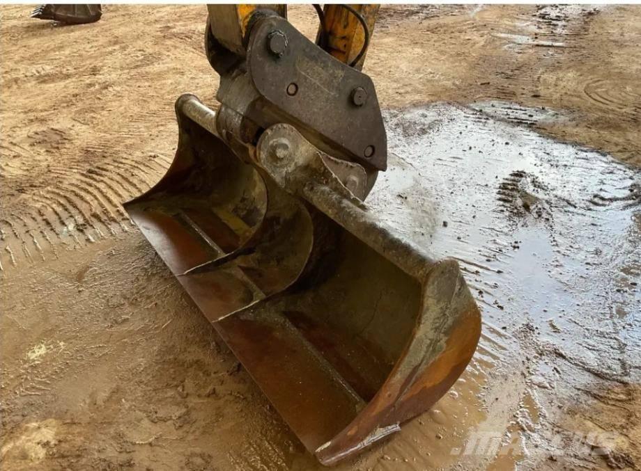 JCB JS 130 LC Pásové rýpadlá