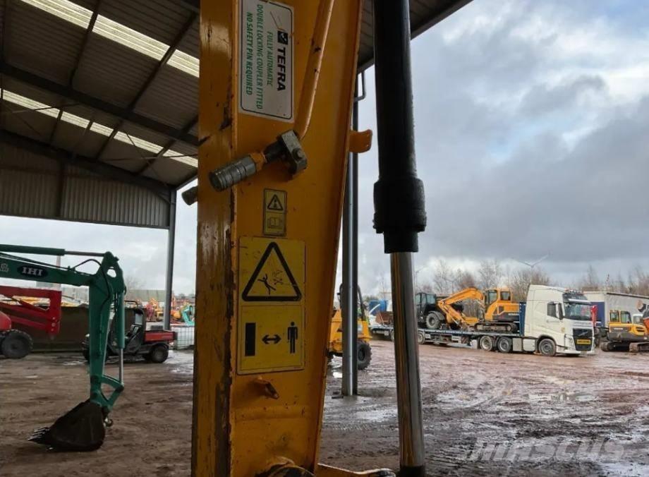 JCB JS 130 LC Pásové rýpadlá