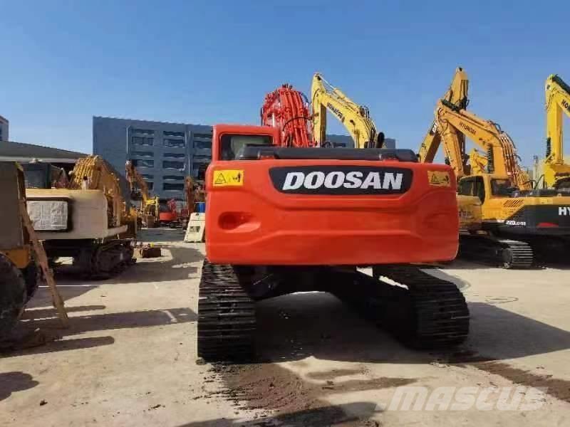 Doosan DX 225 Pásové rýpadlá