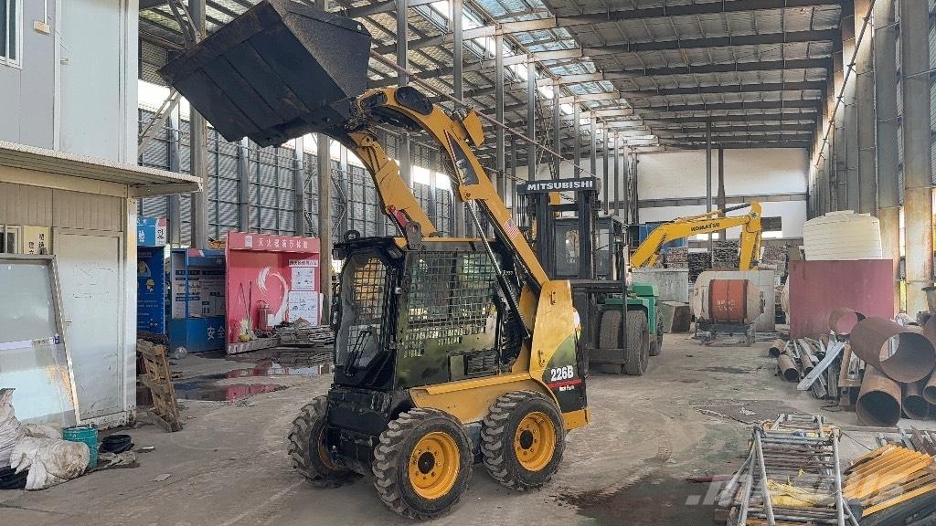 CAT 226 B Šmykom riadené nakladače