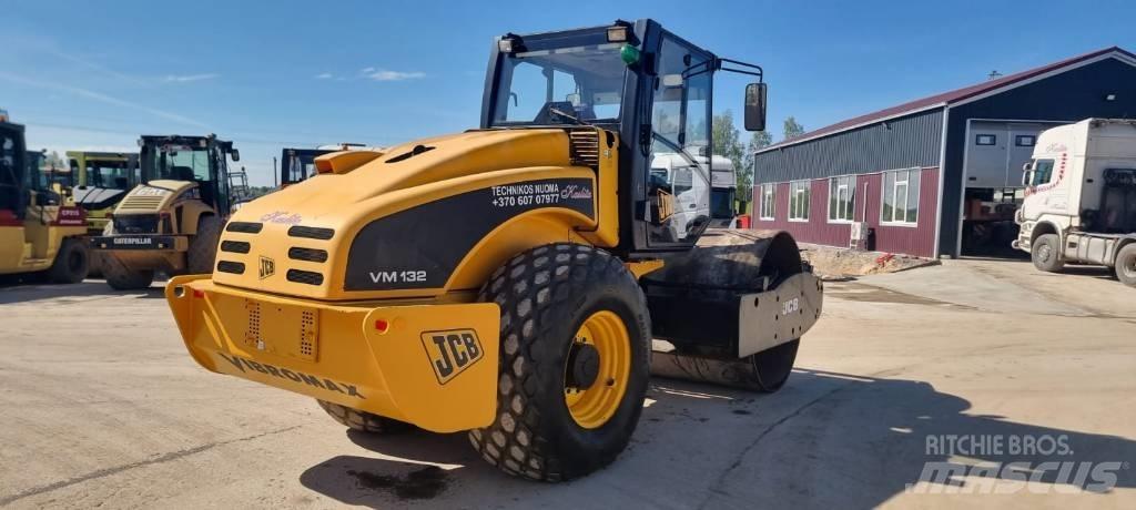 JCB VM 132 Pôdne kompaktory
