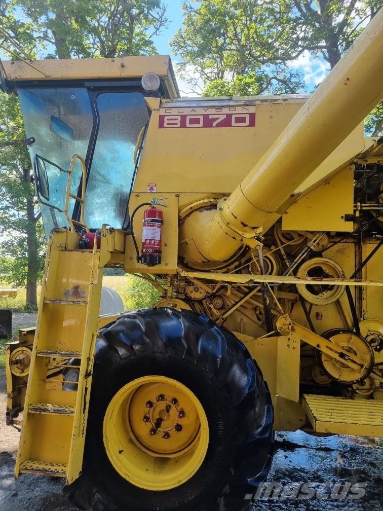New Holland 8070, 20” Kombinované zberacie stroje