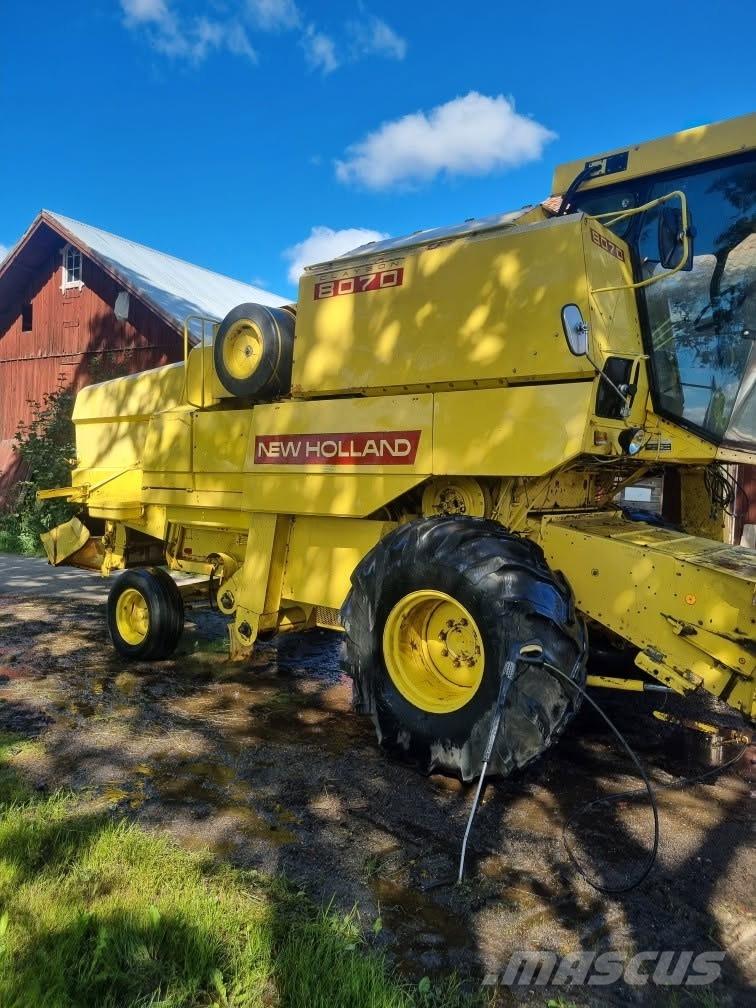New Holland 8070, 20” Kombinované zberacie stroje