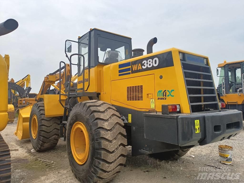 Komatsu WA 380 Kolesové nakladače