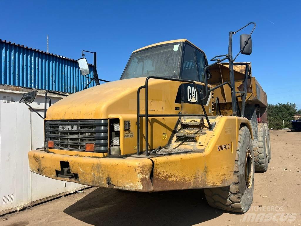 CAT 740 Kĺbové nákladné autá