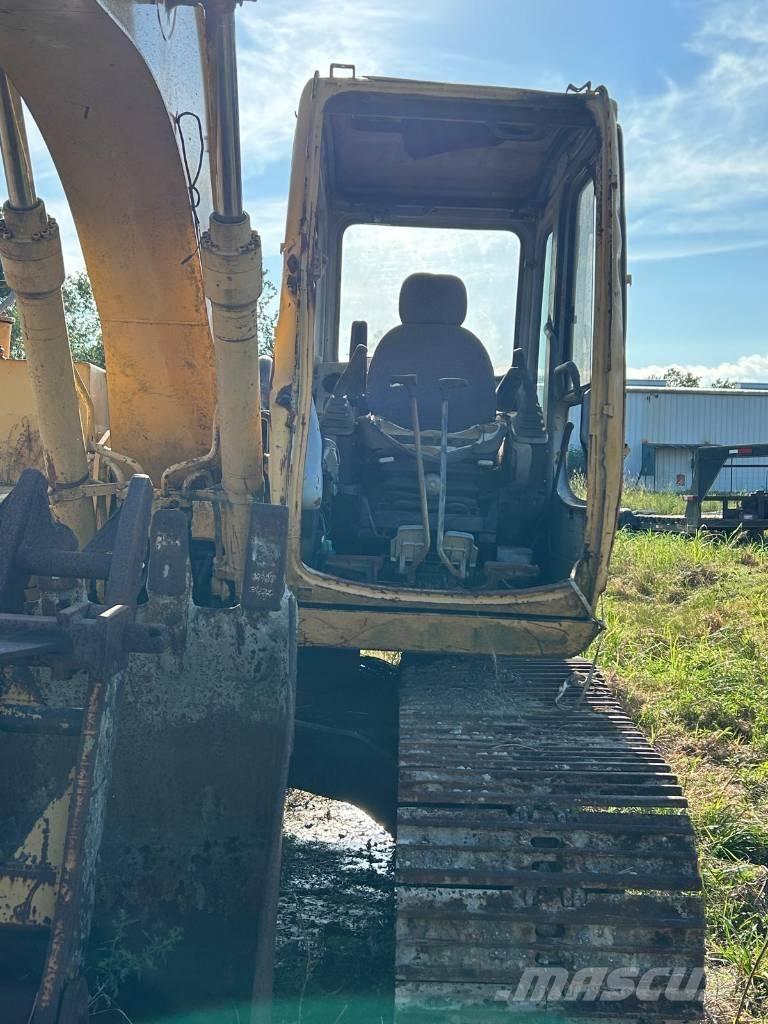 John Deere 120 Pásové rýpadlá