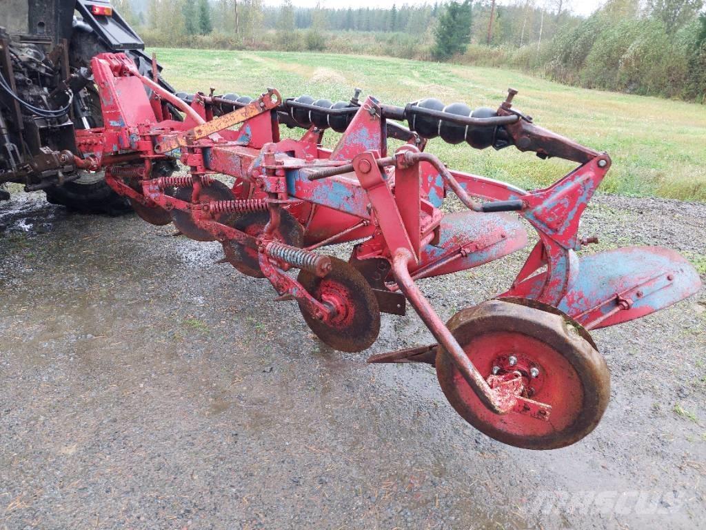 Överum sarkaaurat Konvenčné pluhy