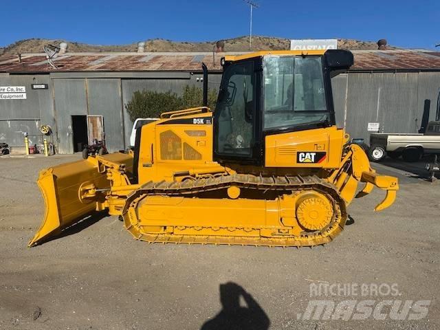 CAT D 5 Pásové dozéry