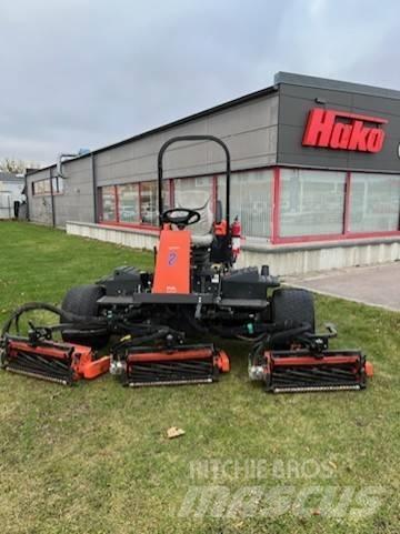 Jacobsen 305 Kosačky fervejí