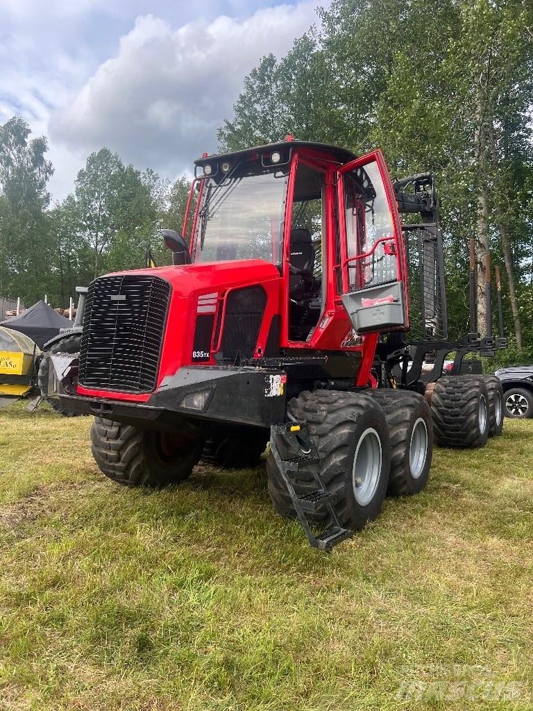 Komatsu 835 Lesné traktory