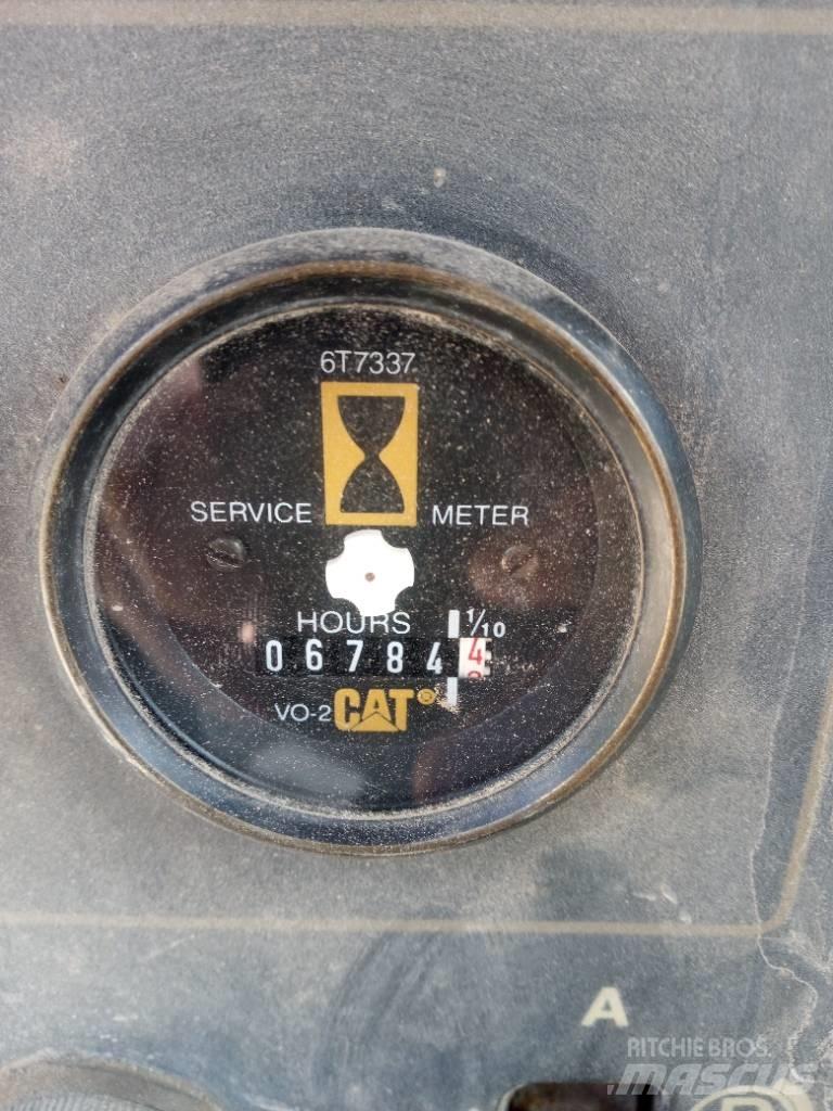 CAT D 4 C Pásové dozéry