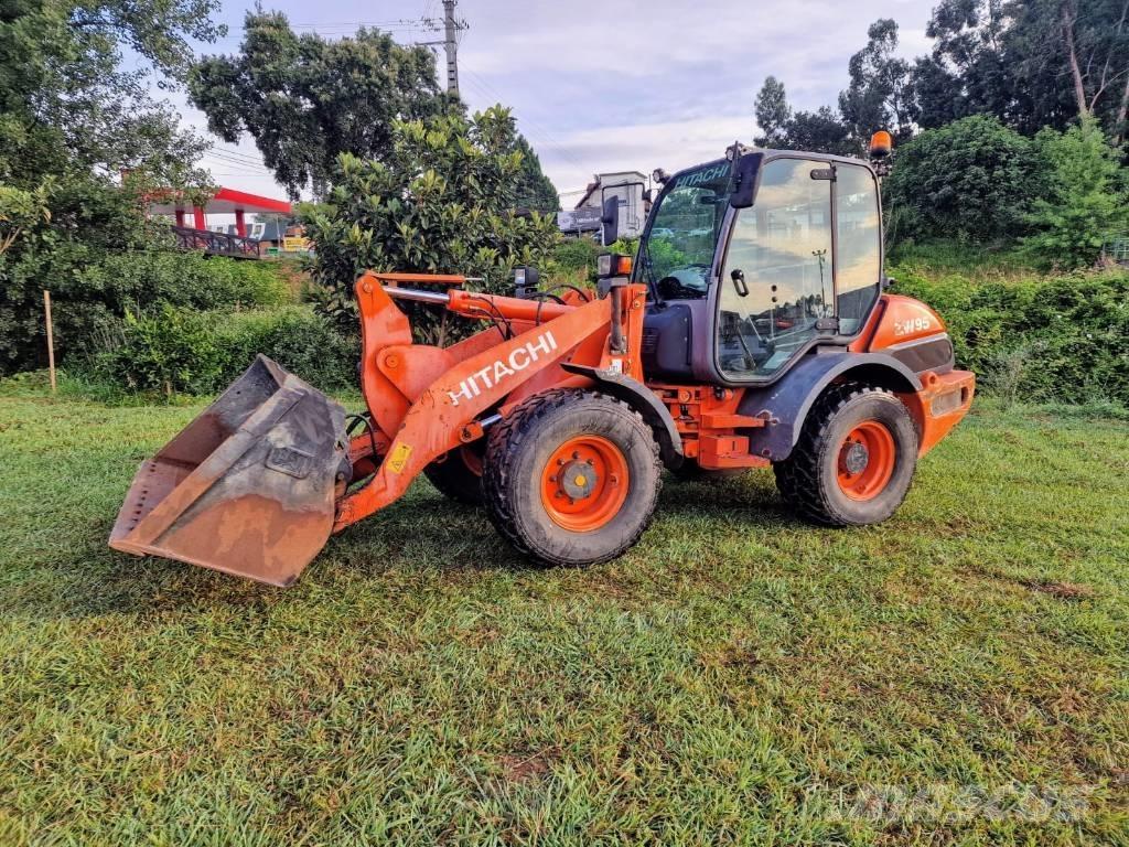 Hitachi ZW 95 Kolesové nakladače