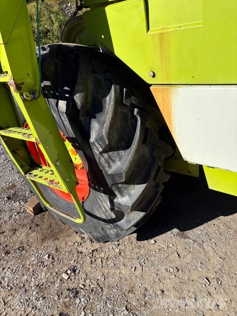 CLAAS Dominator 68 Kombinované zberacie stroje