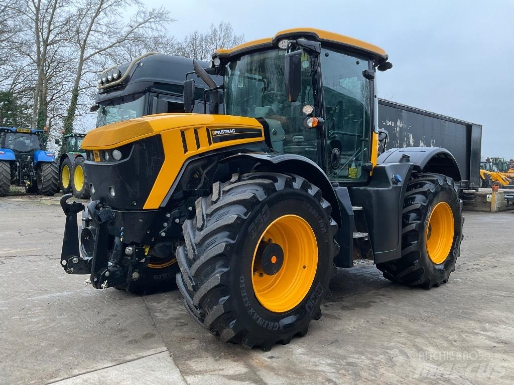JCB Fastrac 4220 Traktory
